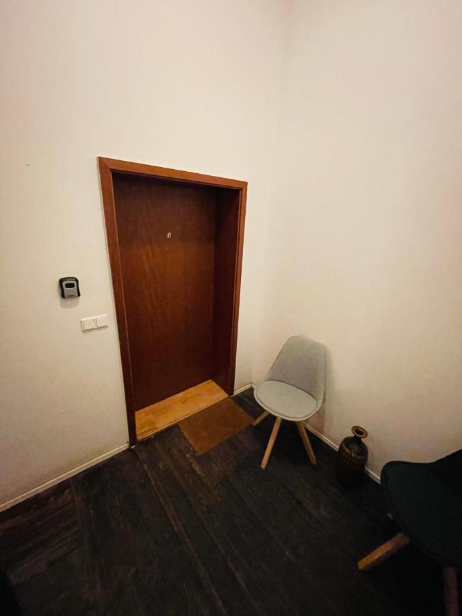 Retro Appartement Im Herzen Von Koeln Deutz Buitenkant foto
