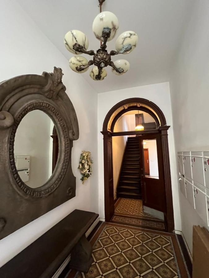 Retro Appartement Im Herzen Von Koeln Deutz Buitenkant foto